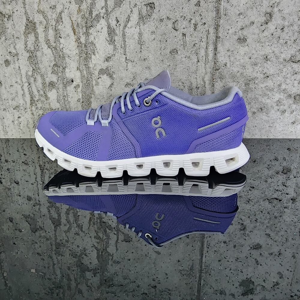On Cloud 5 Women's Size 9 Purple Running Walking Shoes Excellent Preowned